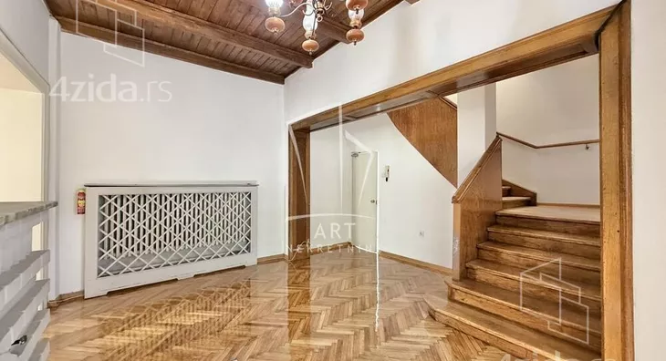 Šestosoban stan | 4zida