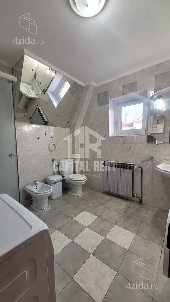 Petosoban stan | 4zida