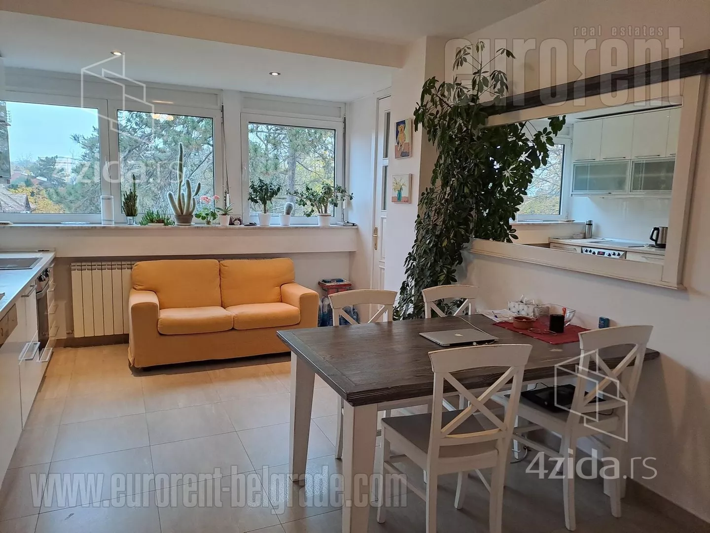 Troiposoban stan | 4zida