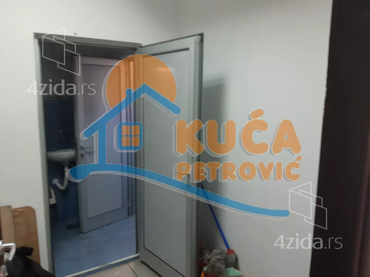 Lokal | 4zida