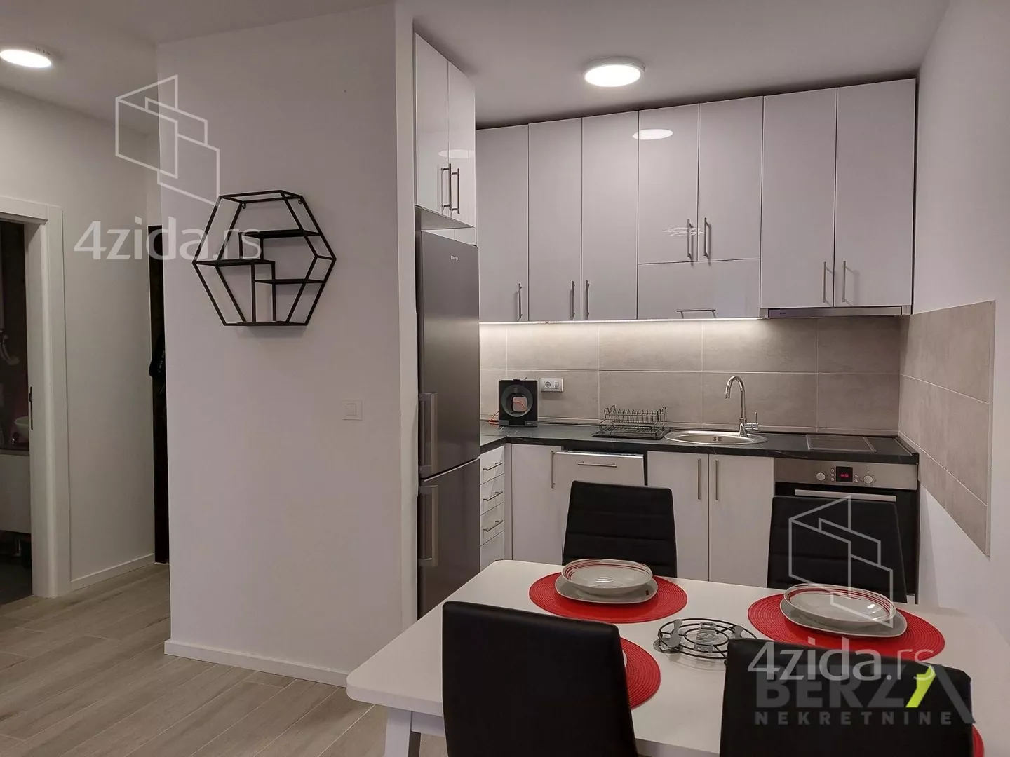 Jednoiposoban stan | 4zida