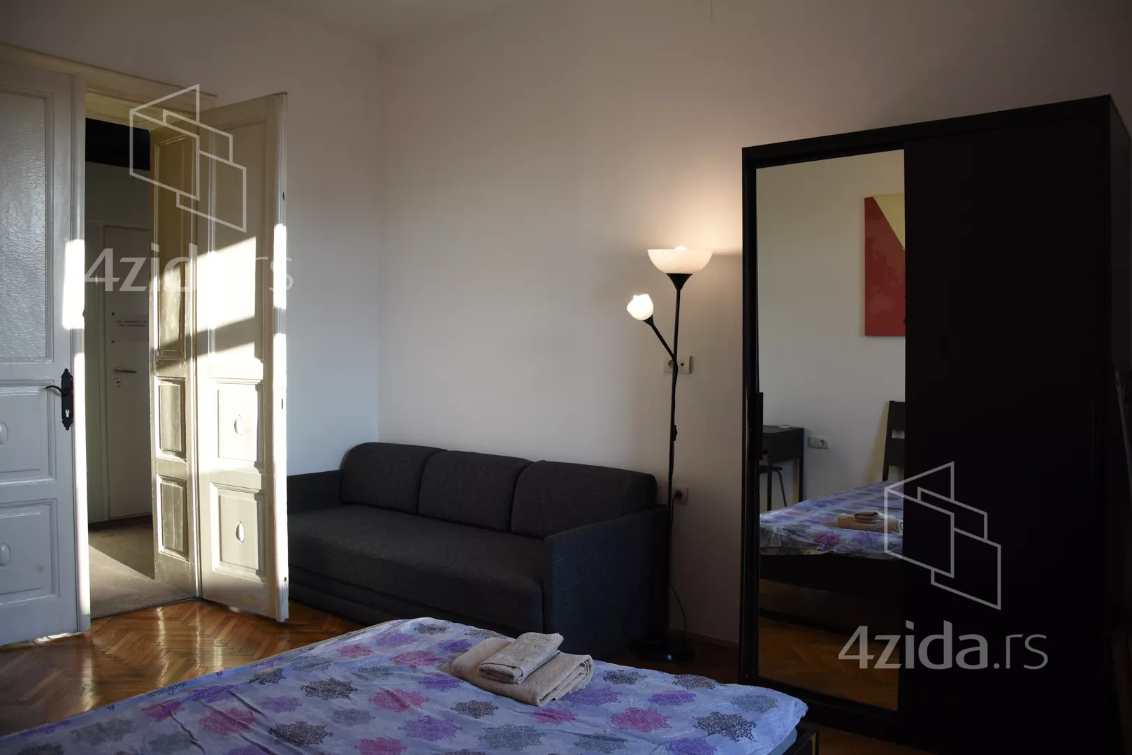 Četvoroiposoban stan | 4zida