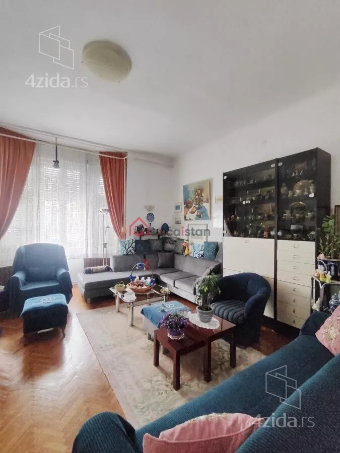 Šestosoban stan | 4zida