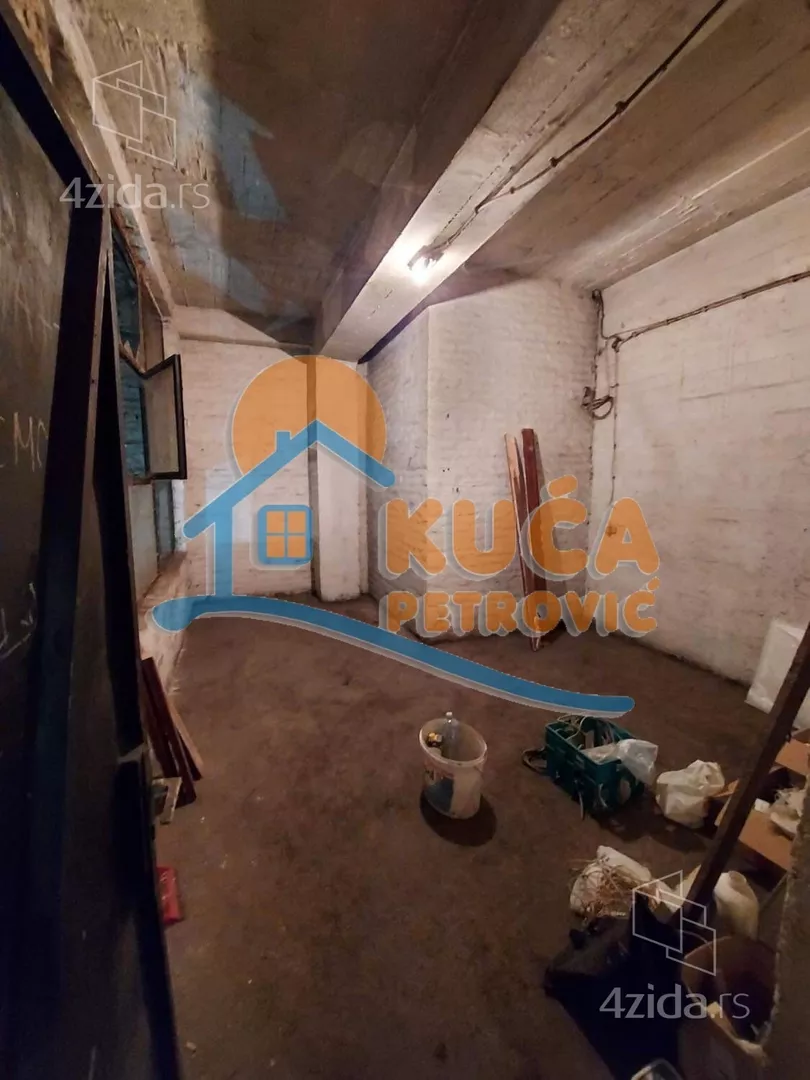 Lokal | 4zida