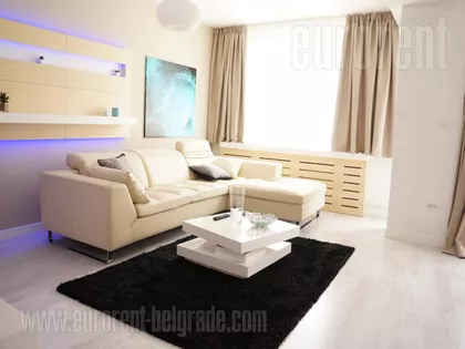 KNEZ MIHAILOVA | 4zida.rs