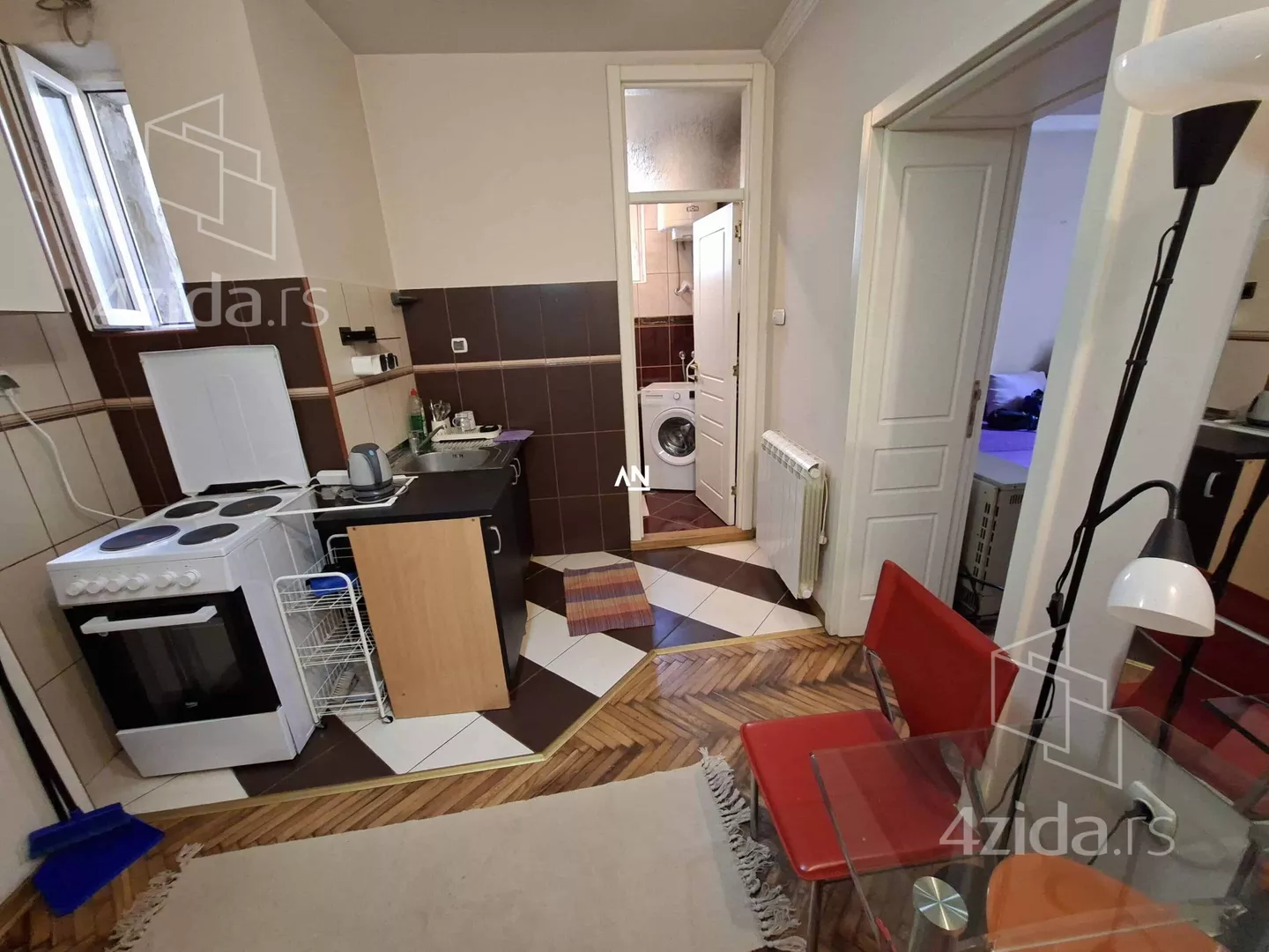 Jednoiposoban stan | 4zida