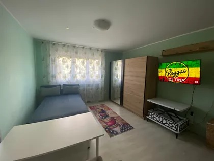 Trg Jakaba I Komora | 4zida.rs