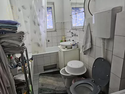 Crveni Pevac | 4zida.rs