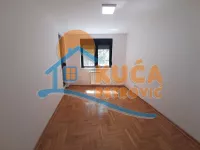 Lokal | 4zida