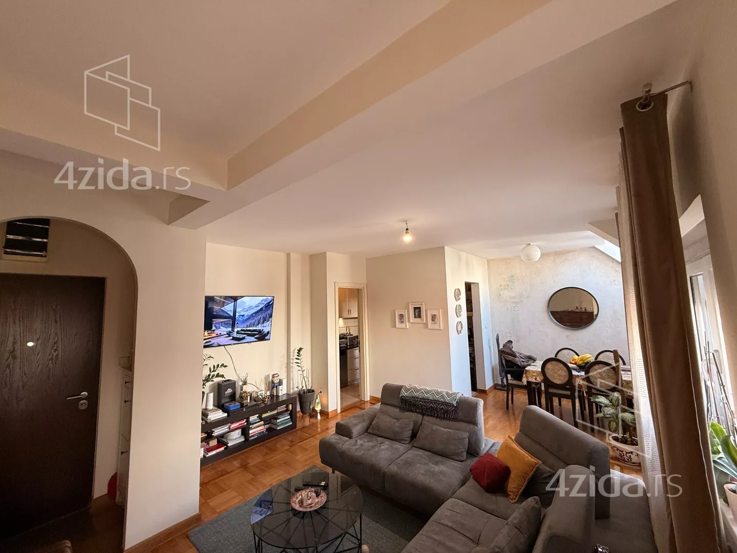 Petosoban stan | 4zida