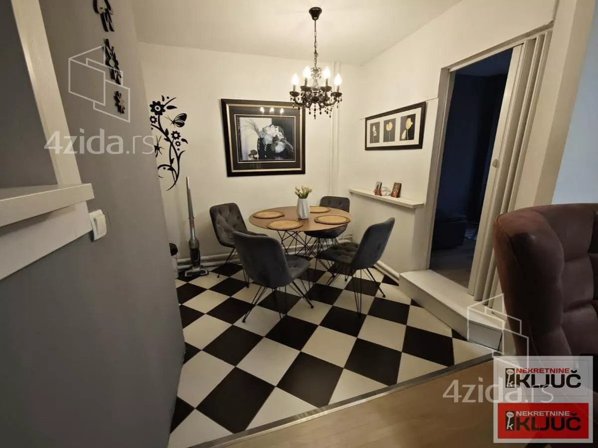 Troiposoban stan | 4zida