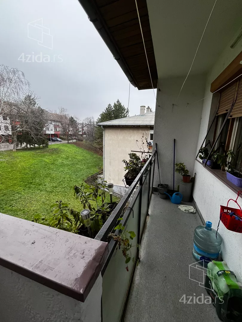 Šestosoban stan | 4zida