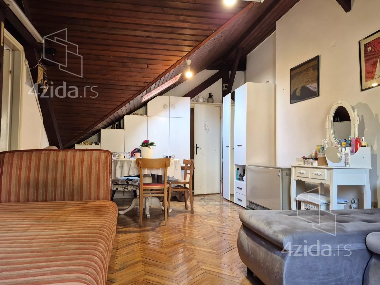 Dvoiposoban stan | 4zida