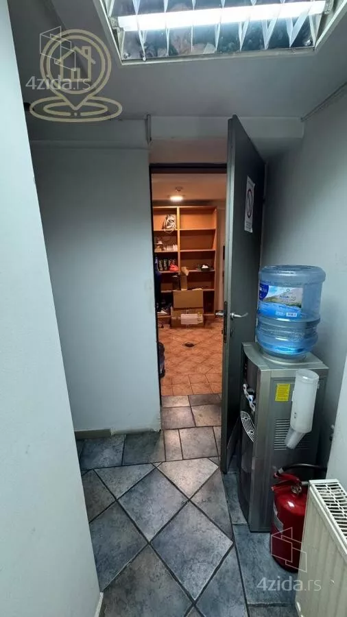 Poslovni prostor | 4zida