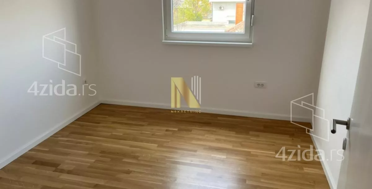 Četvoroiposoban stan | 4zida