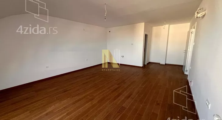 Šestosoban stan | 4zida