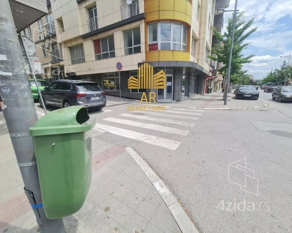 Lokal | 4zida