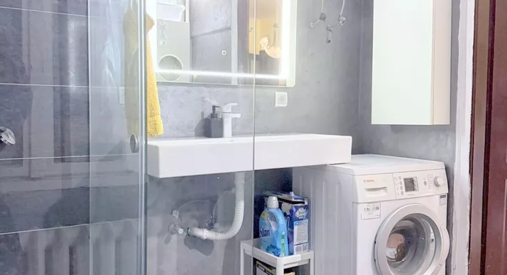 Četvoroiposoban stan | 4zida