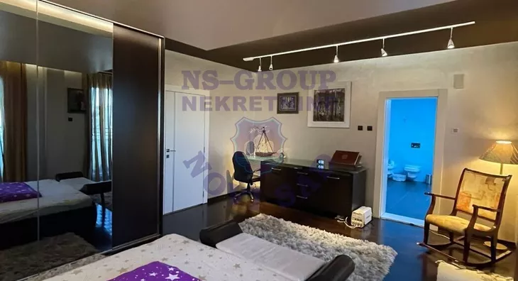 Sedmosoban stan | 4zida