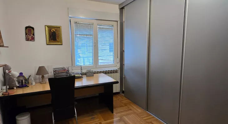 Šestosoban stan | 4zida