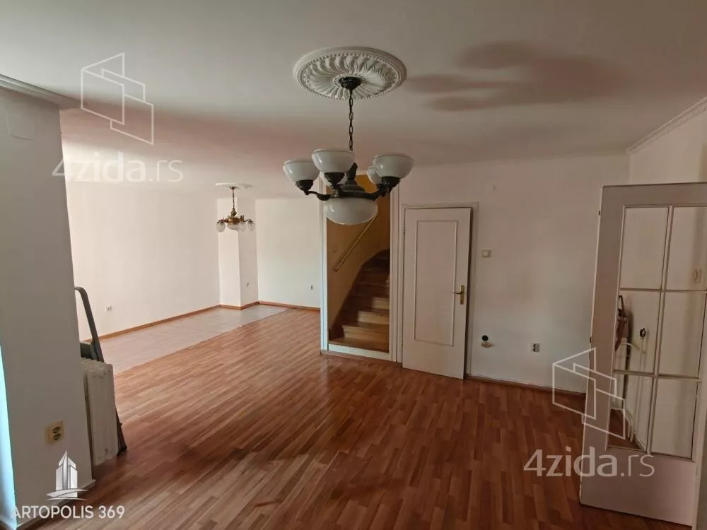 5-etažna kuća | 4zida