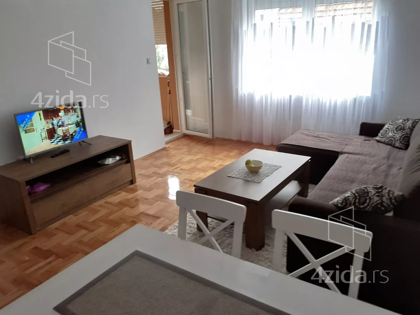 Jednoiposoban stan | 4zida