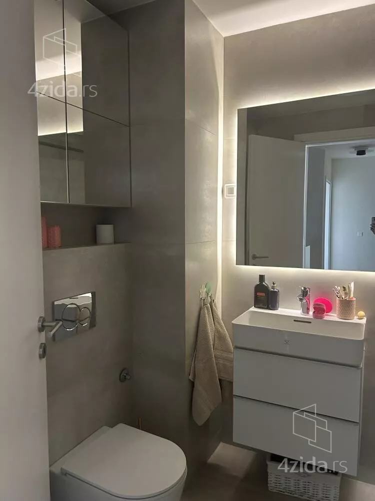 Petosoban stan | 4zida