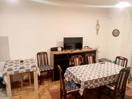 Zlatarićeva 18 | 4zida.rs