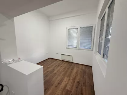 Ustanička | 4zida.rs