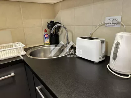 Petra Drapšina | 4zida.rs