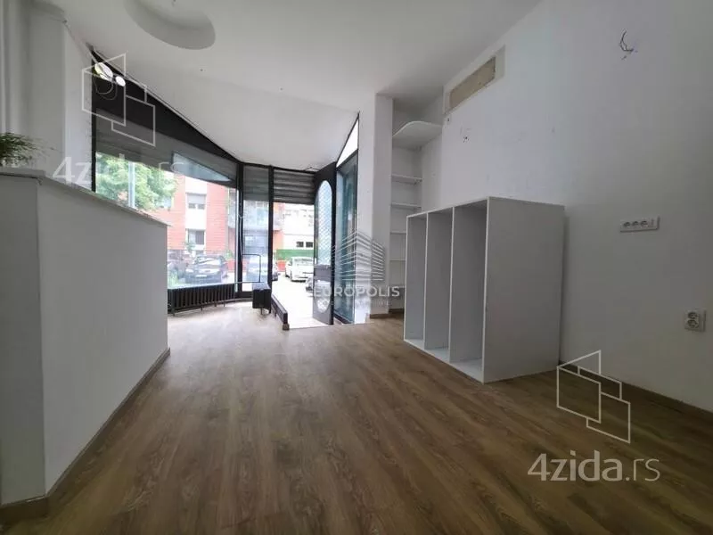 Lokal | 4zida