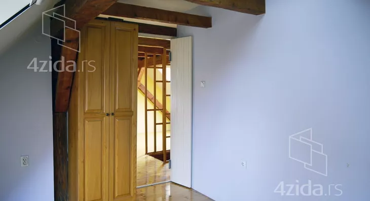 Šestosoban stan | 4zida