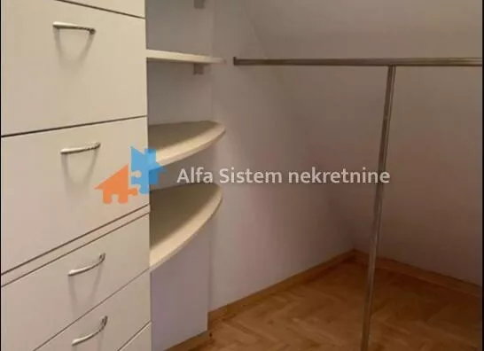 Šestosoban stan | 4zida