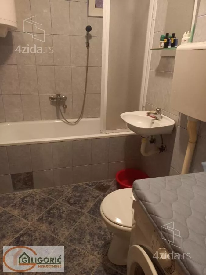 Petosoban stan | 4zida