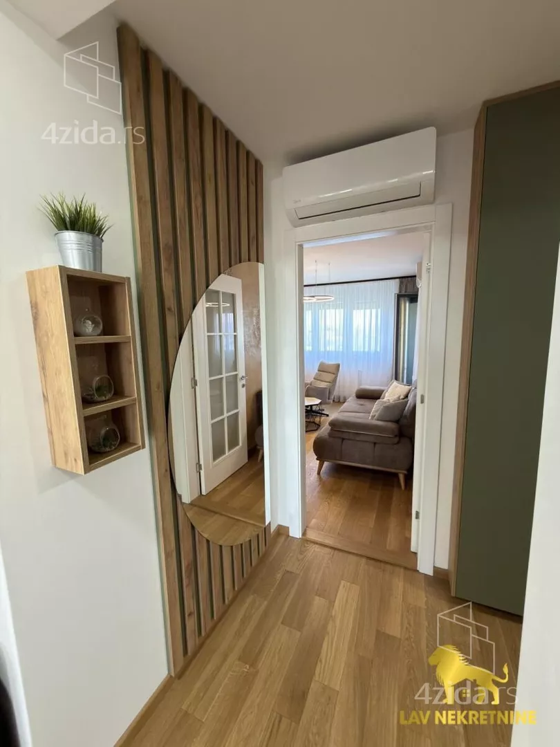 Troiposoban stan | 4zida