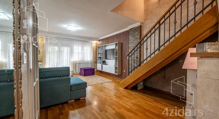 Petosoban stan | 4zida