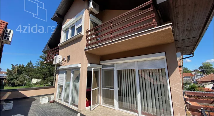 3-etažna kuća | 4zida