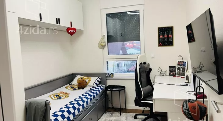 Dvoiposoban stan | 4zida