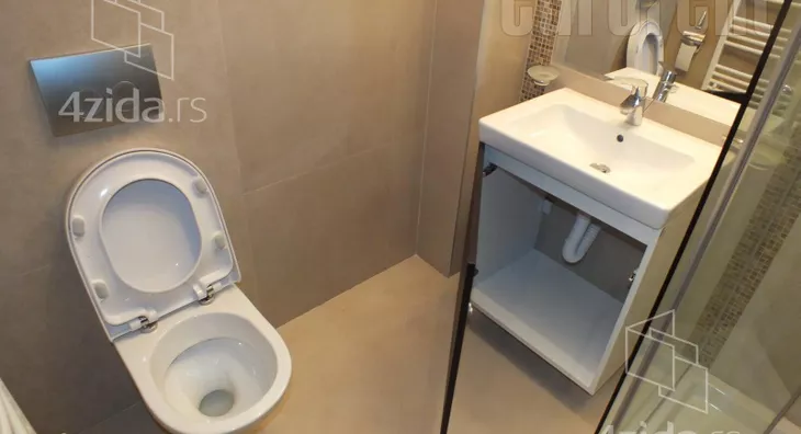 Četvoroiposoban stan | 4zida