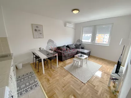 Ekonomski/Pravni Fakultet | 4zida.rs