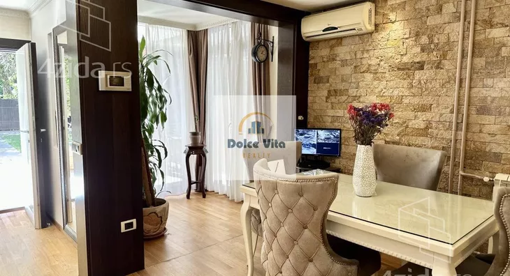 Šestosoban stan | 4zida