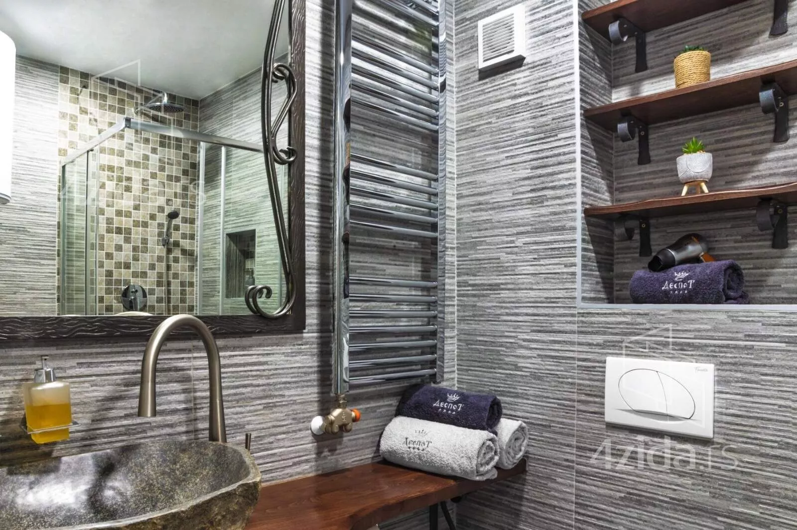 Jednoiposoban stan | 4zida