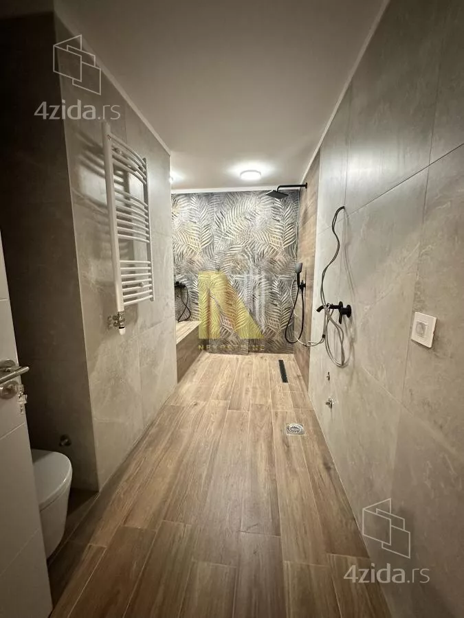 Četvoroiposoban stan | 4zida