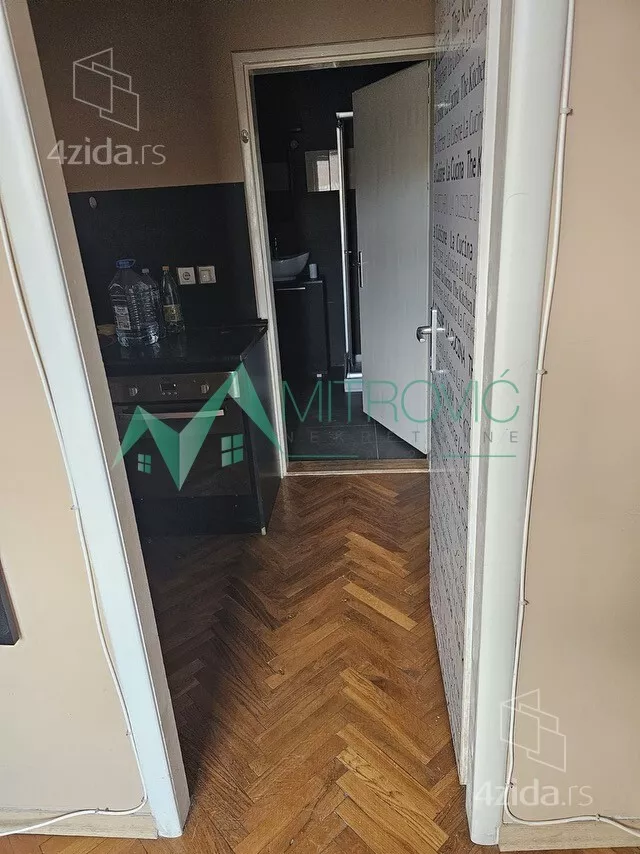 Lokal | 4zida