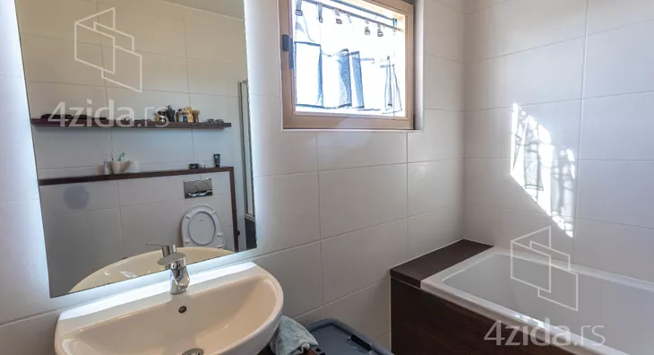 Šestosoban stan | 4zida