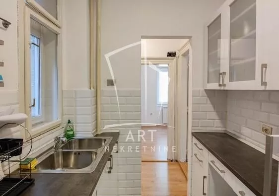 Četvoroiposoban stan | 4zida