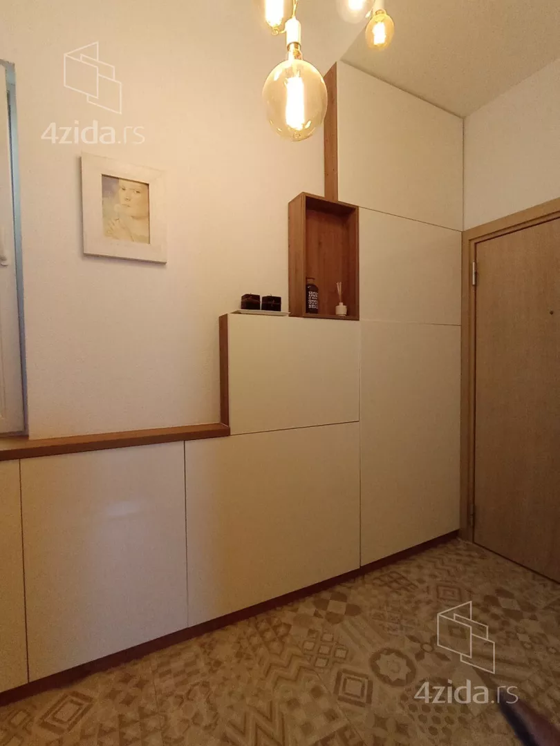 Četvoroiposoban stan | 4zida