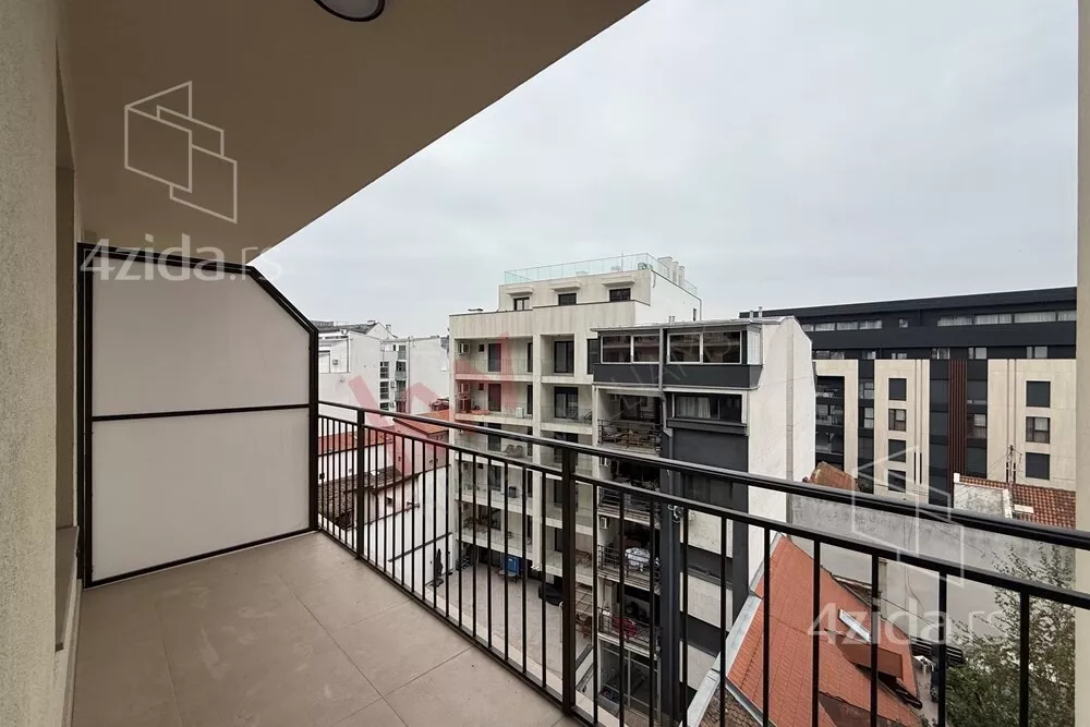 Petosoban stan | 4zida