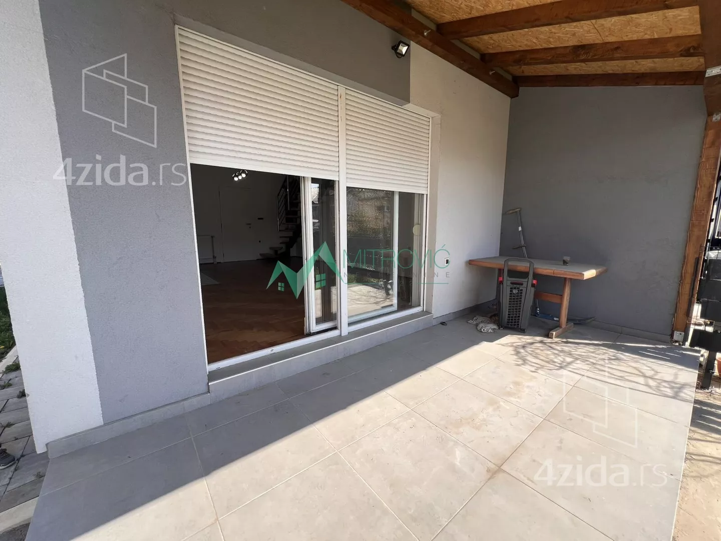 Troiposoban stan | 4zida