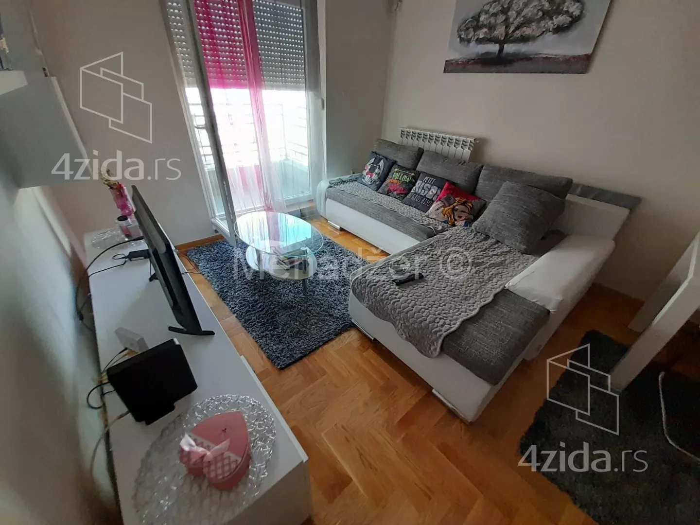 Jednoiposoban stan | 4zida